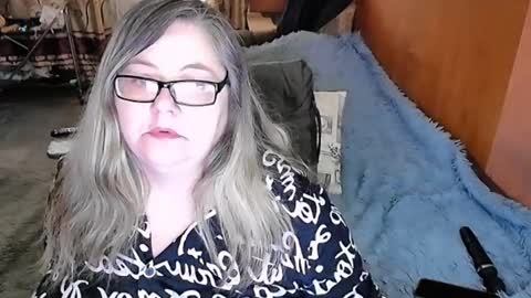 Snapshot of tviks chatting on 02-11-25, 02:14 Lana online show from 02-11-25, 02:14