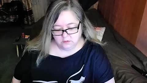 Snapshot of tviks chatting on 02-14-25, 08:26 Lana online show from 02-14-25, 08:26