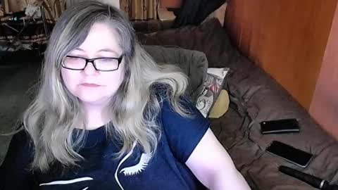 Snapshot of tviks chatting on 02-16-25, 01:14 Lana online show from 02-16-25, 01:14