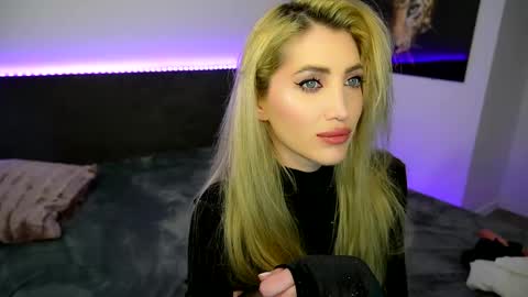 MayCarrey online show from 02-25-25, 04:35