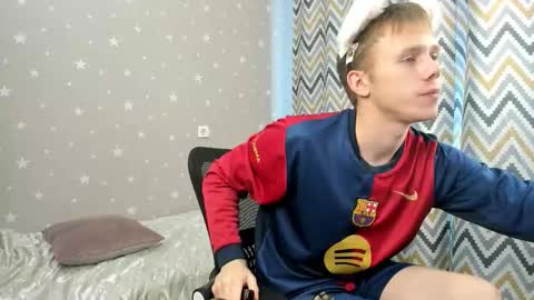 Angus online show from 10-27-25, 07:56