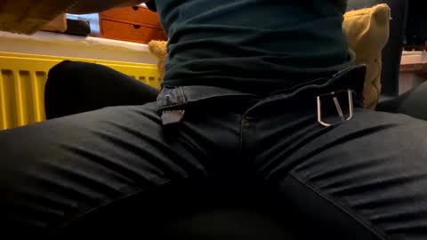 Snapshot of twickenhamthickshaft chatting on 02-10-25, 04:04 Fred Eric Smitherton online show from 02-10-25, 04:04