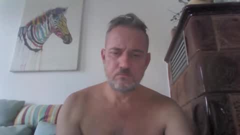 Snapshot of twiga72 chatting on 12-20-25, 01:18 twiga72 online show from 12-20-25, 01:18