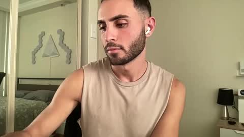 Snapshot of twikboy chatting on 02-18-25, 08:05 Twinkboy online show from 02-18-25, 08:05