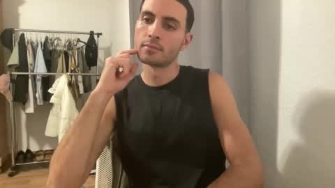 Snapshot of twikboy chatting on 09-25-25, 08:34 Twinkboy online show from 09-25-25, 08:34