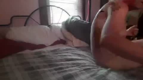 Snapshot of twin53 chatting on 07-11-26, 05:37 Kitten online show from 07-11-26, 05:37