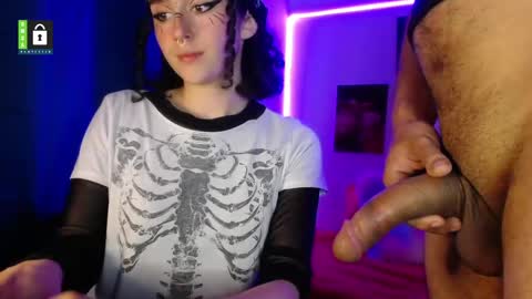 Snapshot of twinflamesxx chatting on 03-11-25, 09:48 TwinFlamesXX online show from 03-11-25, 09:48