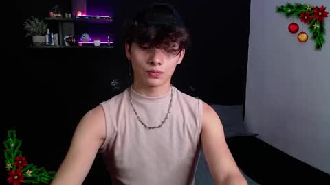 Snapshot of twink_dream__ chatting on 12-30-24, 10:01 jhony online show from 12-30-24, 10:01