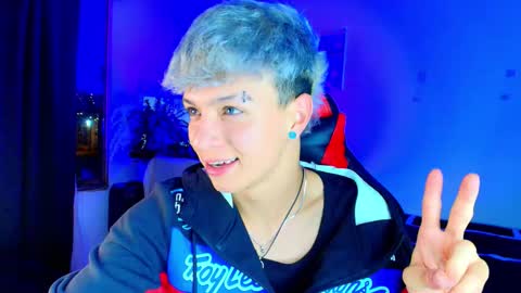 Snapshot of twink_sebas_ chatting on 12-18-25, 01:17 Bad boy sebastian online show from 12-18-25, 01:17