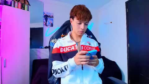 Snapshot of twink_sebas_ chatting on 02-07-26, 06:33 Bad boy sebastian online show from 02-07-26, 06:33