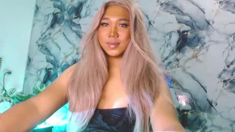 Snapshot of twinkcheska chatting on 10-16-25, 12:44 Cheska Schock online show from 10-16-25, 12:44