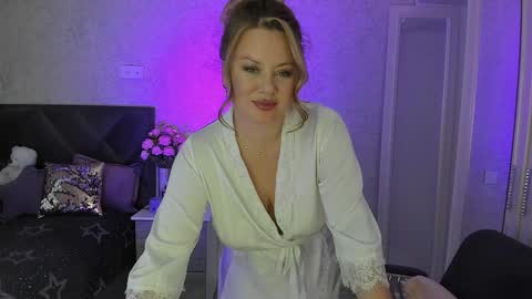 twinklingstar_ online show from 12-03-24, 03:44