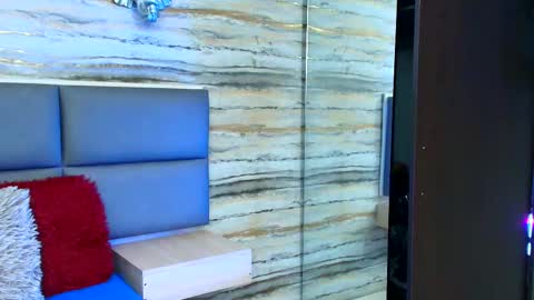 twinslovers_ online show from 10-25-25, 10:04