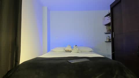 twintease online show from 01-02-25, 11:31