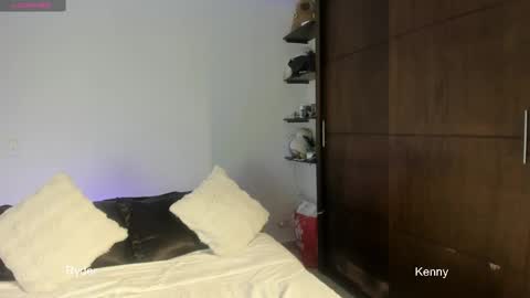 twintease online show from 02-25-25, 04:10