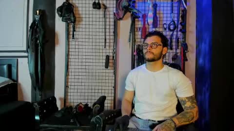 Snapshot of twisted_fantasy_ chatting on 05-25-26, 03:56 Clio Tadeo online show from 05-25-26, 03:56