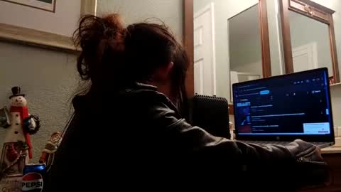 twistedlilpunk online show from 12-28-24, 09:09