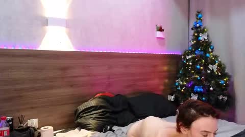 Snapshot of two_legend chatting on 12-24-24, 09:22 GeraTender1 and Elliot muscle02 online show from 12-24-24, 09:22