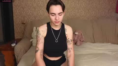 Snapshot of twobabesweet chatting on 06-11-26, 03:48 Welcome guys We Lili and Vic PVT open online show from 06-11-26, 03:48