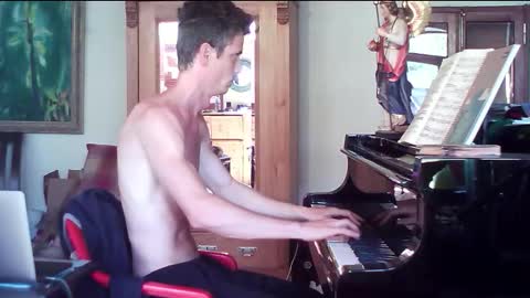 Snapshot of twoforallprivate chatting on 09-17-25, 12:40 TobeBritta online show from 09-17-25, 12:40