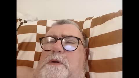 twohats2810 online show from 05-20-26, 06:47