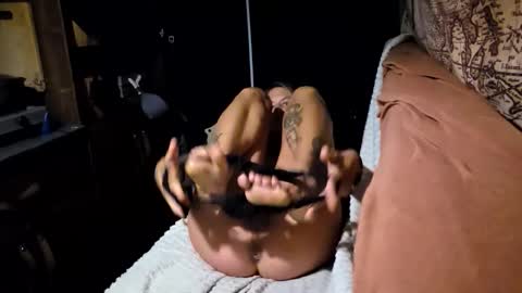 Snapshot of twowithoutfilter chatting on 10-12-25, 06:51 twowithoutfilter online show from 10-12-25, 06:51