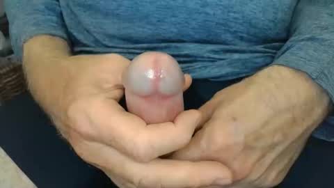 Snapshot of txpussyhound chatting on 10-19-25, 07:03 txpussyhound online show from 10-19-25, 07:03