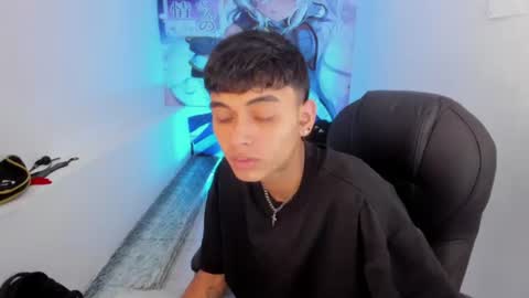 Snapshot of tyger_boy chatting on 06-10-26, 03:18 Tyger Boy online show from 06-10-26, 03:18