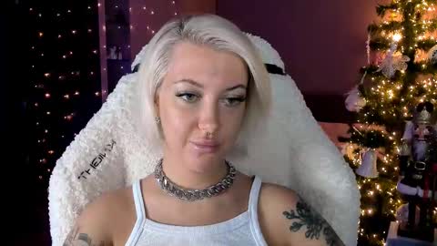 Miley online show from 12-22-24, 01:44