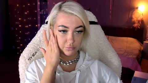 Miley online show from 02-23-25, 02:25