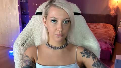 Miley online show from 10-11-25, 10:47