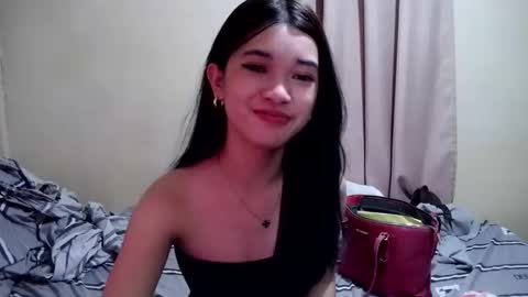 Snapshot of tyladine chatting on 10-01-25, 05:57 tyladine online show from 10-01-25, 05:57