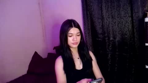 Snapshot of tyladine chatting on 10-17-25, 08:28 tyladine online show from 10-17-25, 08:28