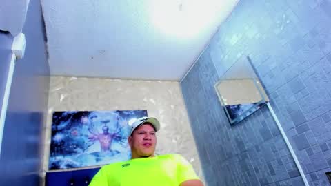 Snapshot of tyleer_scot chatting on 05-23-26, 03:05 Tyleer Scot online show from 05-23-26, 03:05