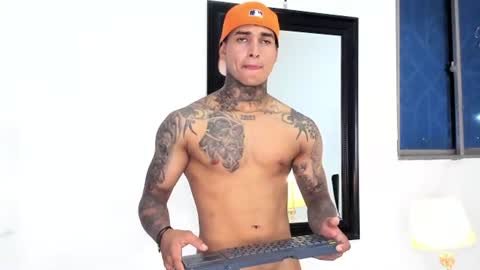 Snapshot of tyler_bell_ chatting on 07-11-26, 04:26 tyler_bell_ online show from 07-11-26, 04:26