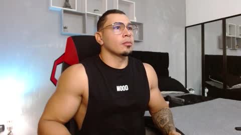 tyler_hank1 online show from 11-01-25, 10:01