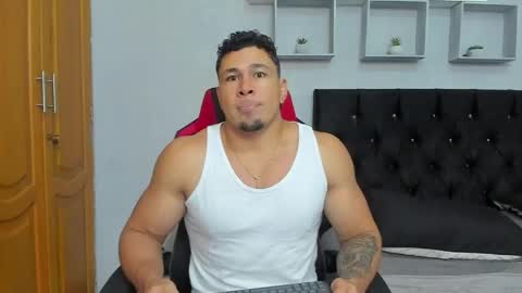 tyler_hank1 online show from 06-04-26, 06:36