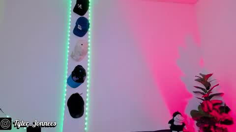 Tyler online show from 12-18-25, 03:45