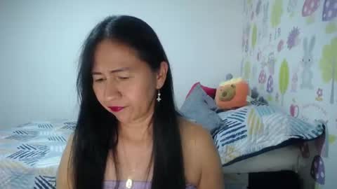 Snapshot of tyna_b chatting on 06-12-26, 04:50 Tyna online show from 06-12-26, 04:50