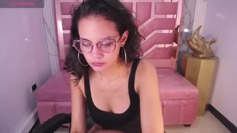 Snapshot of tyna_ch chatting on 01-24-25, 10:51 TYNA online show from 01-24-25, 10:51