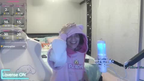 Snapshot of tyra_liana chatting on 02-05-25, 06:56 Tyra Liana online show from 02-05-25, 06:56