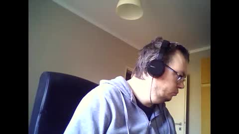 Snapshot of tyradi1991 chatting on 02-09-25, 02:40 tyradi1991 online show from 02-09-25, 02:40