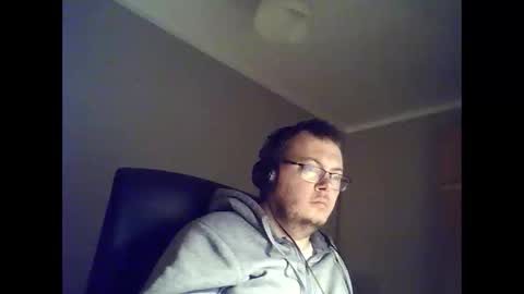 Snapshot of tyradi1991 chatting on 02-15-25, 06:01 tyradi1991 online show from 02-15-25, 06:01