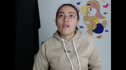 tyrahot_ online show from 12-01-25, 09:58