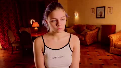 Snapshot of tyraweldy chatting on 10-17-25, 02:30 Crazy online show from 10-17-25, 02:30
