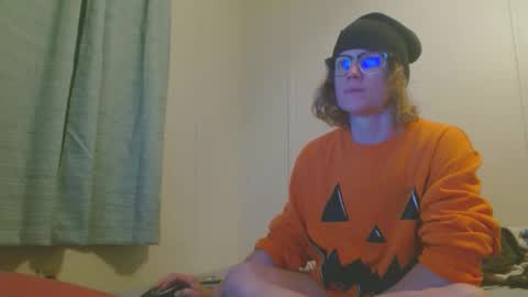 Snapshot of tyyyler93 chatting on 12-25-24, 05:05 TylerAlternative online show from 12-25-24, 05:05