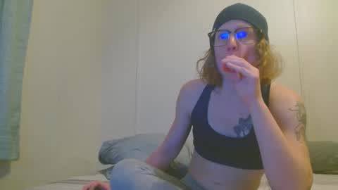 Snapshot of tyyyler93 chatting on 01-02-25, 05:14 TylerAlternative online show from 01-02-25, 05:14