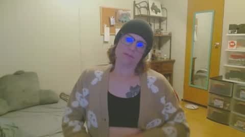 Snapshot of tyyyler93 chatting on 02-06-25, 05:25 TylerAlternative online show from 02-06-25, 05:25