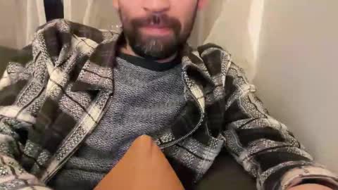 Snapshot of ubehalaya chatting on 12-20-25, 11:01 Ross online show from 12-20-25, 11:01