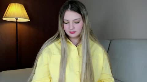 Snapshot of udelladella chatting on 02-05-25, 10:30 Amelia online show from 02-05-25, 10:30
